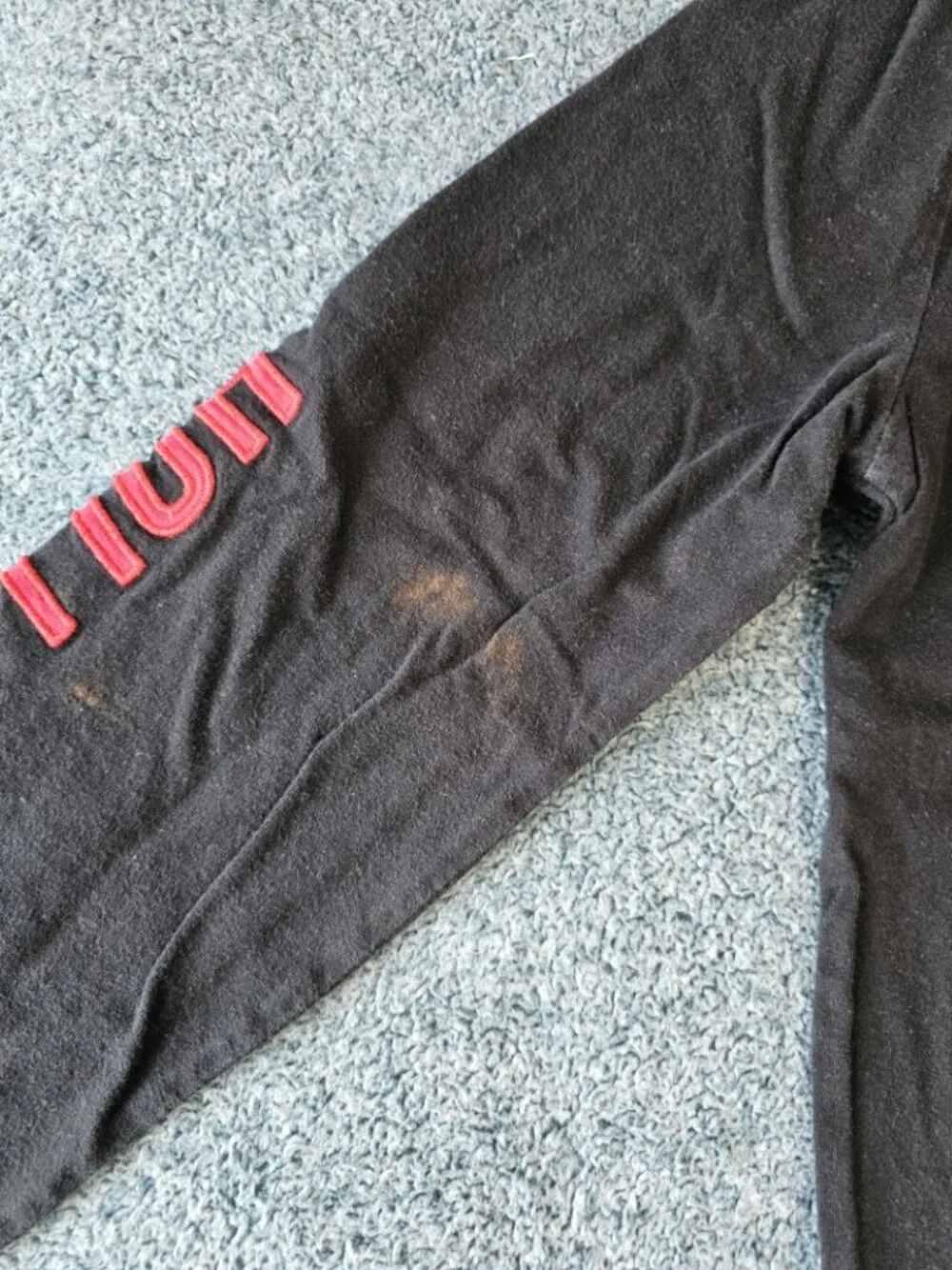 Hollister Black Red Graphic Long Sleeve T-Shirt Size XS - Picture 6 of 6